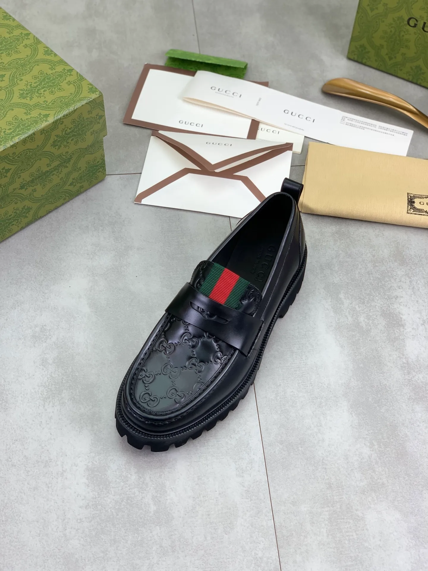Factory price P840 💰💎💎💎Top version (original foam outsole) Brand: [GUCCi] Gucci's new business formal casual leather shoes Standard code: Men's size 39–45 (38 needs to be customized) Grade: Same style as the official website Original order quality Materials: Original open-edge beaded calfskin Water-dyed cowhide lining Original lightweight foam outsole Style category: Men's fashion Formal casual leather shoes, slip-on men's shoes series, young and fashionable, European and American trends, British style, casual matching, comfortable feet, color: multiple colors available, actual picture